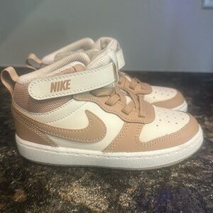 Nike Court Borough Low 2, Size 9C / white and cream
